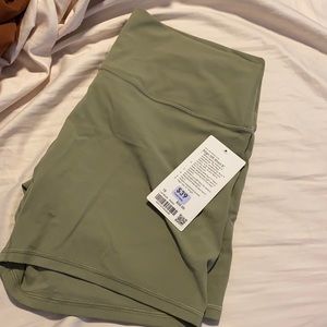 Lululemon Align short. NWT. Size 18. RSMG